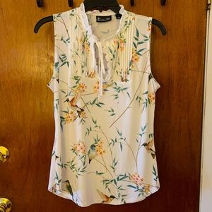 White Sleeveless Floral Pattern Blouse